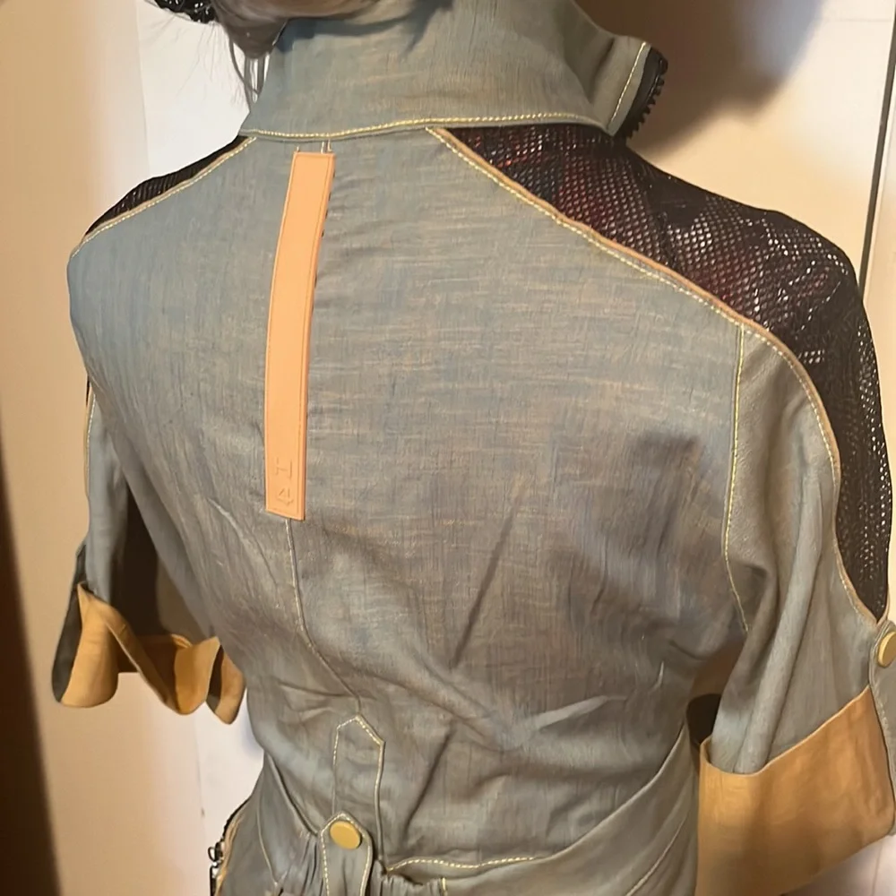 Very unique European dress - Picture 6 of 8